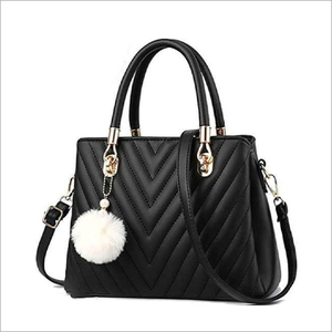 Sac à main tendance en similicuir pour femme avec détail pompon suspendu, fermeture éclair sécurisée et compartiment de rangement spacieux - Product Image 6