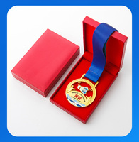 Médaille de récompense sportive de badminton en alliage de zinc électroplaqué avec gravure et impression couleur pour tournoi, compétition, cérémonie, logo personnalisé en stock