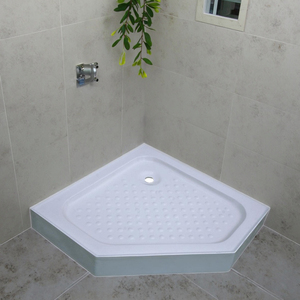MATCH WELL Plateau <span class=keywords><strong>de</strong></span> douche <span class=keywords><strong>en</strong></span> acrylique design moderne, écologique, avec drain central et installation <span class=keywords><strong>en</strong></span> coin pour salle <span class=keywords><strong>de</strong></span> bain - Product Image 5