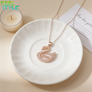 Collier Cygne pour Maman en Laiton Plaqué Or 18K avec Pendentif Animal Élégant en Zircon, Style Hip Hop, Design Tendance, Fête des Mères - Product Image 6