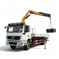Grue compacte 4x2 de 6,3T montée sur camion avec stabilisateurs hydrauliques pour le chargement de marchandises urbaines et la livraison d'équipements