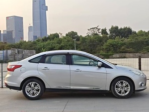 Ford Focus 1.6L 6DCT berline d'occasion 2012 – Voiture compacte américaine fiable, véhicule d'occasion économe en carburant pour l'exportation - Product Image 4