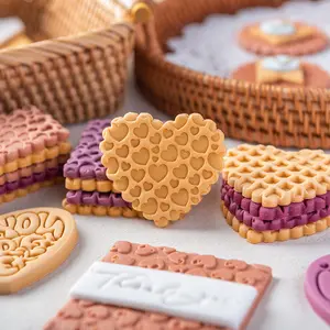 3D Padrão Coração Biscoito Alfabeto Cortador Fondant Mold Acrílico Valentine Cookie Embosser Stamp para Decoração Do Bolo De Casamento