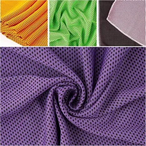 ผ้าไมโครไฟเบอร์เย็นสบายสำหรับเล่นกีฬา โยคะ ซับเหงื่อเร็ว รูปทรงสี่เหลี่ยมผืนผ้า พร้อมกระเป๋าใส่ผ้าขนหนู สกรีนโลโก้ได้ - Product Image 2