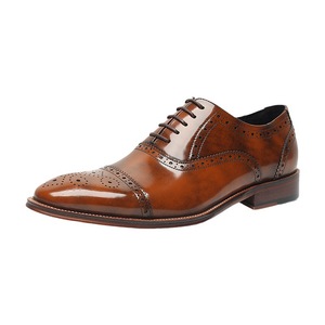 Chaussures en cuir Oxford sur mesure de luxe, best-seller, avec détails sculptés, pour occasions formelles et galas, style homme - Product Image 3