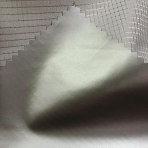 Vải <span class=keywords><strong>Pongee</strong></span> Ripstop Lỗ Nhỏ 100% <span class=keywords><strong>Polyester</strong></span> Chống Thấm Nước Phủ Bạc Cho Áo Khoác Mùa Đông - Product Image 6