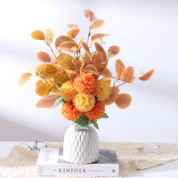 Bouquet de feuilles d'eucalyptus et de chrysanthème de Style INS Tennis de table en soie Real Touch pour la décoration extérieure de la maison