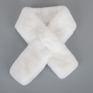 Bufanda de felpa cálida con Cuello de piel cruzada de moda versátil para mujer de invierno con piel sintética de conejo Rex para niña - Product Image 3