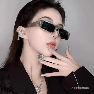 Other Retro Trendy Sunglasses Metallic Silver Frame UV380 Class 2 Sunshades For Women Men Hip Hop Style - Product Image 3