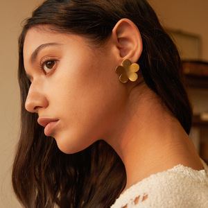 <span class=keywords><strong>Orecchini</strong></span> Vintage da Donna in Acciaio Inossidabile Placcato Oro 18K <span class=keywords><strong>con</strong></span> Design a Margherita - Product Image 3