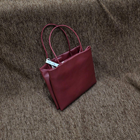 Sacs carrés de luxe légers coréens en gros, sacs à main portables pour femmes avec doubles poignées fines et rondes, idéaux pour le bureau et les voyages d'affaires