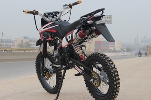 Moto tout-terrain 125cc, moto enduro 4 temps pour la conduite sur sentiers en terre, sable et montagne - Product Image 6