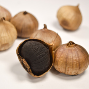 Bulbes d'<span class=keywords><strong>ail</strong></span> <span class=keywords><strong>noir</strong></span> entier de chine, Super aliment sain alternatif, clou de girofle fermenté en Solo, facile à peler, entièrement naturel, prêt à manger - Product Image 2