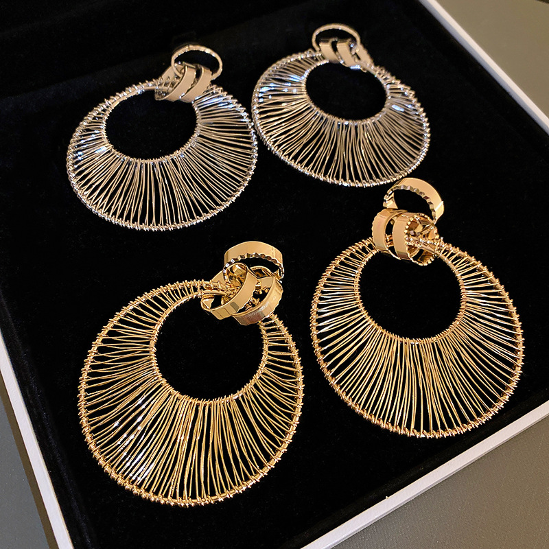 [HEI] 韓国 V hoop earring かわいい 芸能人着用 関税込 韓国ブランドHei☆芸能人着用 heart onetouch earringピアス_2色