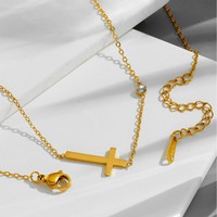 Collier en Zircon Délicat et Tendance, Bijoux Coréens Exquis, Vente en Gros, Pendentif Croix Inversée Personnalisé et Sophistiqué ALN26041579