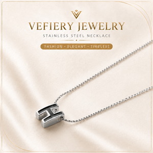 Collier en acier inoxydable couleur argent tendance pour femmes - Product Image 1