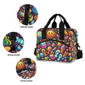 Sac isotherme portable en polyester avec motif de dessin animé hawaïen personnalisé de la collection Aloha – Sac fourre-tout élégant - Product Image 5