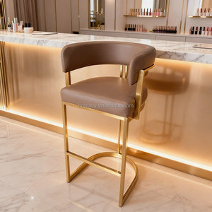 <span class=keywords><strong>Tabouret</strong></span> <span class=keywords><strong>de</strong></span> <span class=keywords><strong>bar</strong></span> <span class=keywords><strong>de</strong></span> luxe en cuir PU <span class=keywords><strong>taupe</strong></span> avec structure en métal doré, <span class=keywords><strong>tabouret</strong></span> moderne à dossier incurvé pour salon et <span class=keywords><strong>bar</strong></span> - Product Image 4