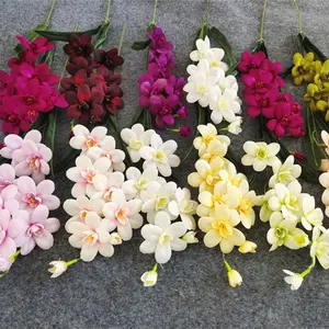 थोक सस्ते कृत्रिम Phalaenopsis आर्किड टेबल फूलों की व्यवस्था Cattleya कृत्रिम आर्किड शादी की सजावट के लिए
