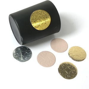 Adhesivo en relieve 3D de metal dorado personalizado para velas de aromaterapia de perfume y embalaje de botellas artesanales hechas de vinilo - Product Image 6