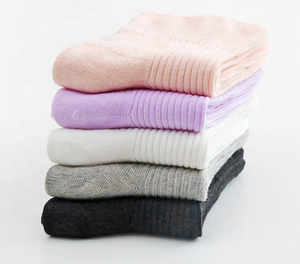 Wholesale Solid Color Women Crew <strong>Socks</strong> Casual Cotton Loose Top <strong>Sock</strong> pink <strong>Ladies</strong> <strong>Diabetic</strong> <strong>Socks</strong> - Product Image 3