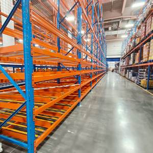 Высокопрочная роликовая стеллажная система FIFO, гравитационные стеллажи для паллет, стеллажи для паллетного транспорта, гравитационные стеллажи, холоднокатаная сталь - Product Image 3