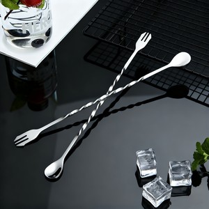 Cuchara espiral de acero inoxidable 304 para viajes internacionales, agitador de café y hielo de doble propósito, cuchara con extremo tipo tenedor - Product Image 3