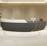 Bureau d'accueil incurvé sur mesure de grande taille, moderne, en fibre de verre, avec éclairage d'ambiance LED pour hôtel, clinique médicale, bureau d'entreprise