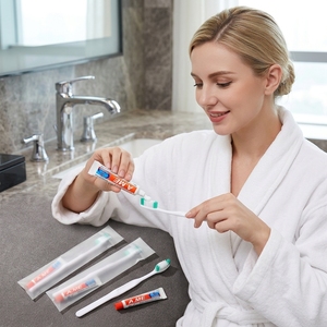 Fournitures hôtelières de haute qualité, chaussons d'hôtel jetables, ensemble d'accessoires hôteliers personnalisés, <span class=keywords><strong>kit</strong></span> de <span class=keywords><strong>brosse</strong></span> à dents de voyage, <span class=keywords><strong>kit</strong></span> de toilette réutilisable - Product Image 4