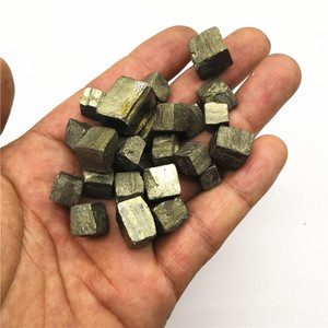Colgante en forma de corazón de ágata de planta de agua de Calcedonia Marina natural de Madagascar - Product Image 4