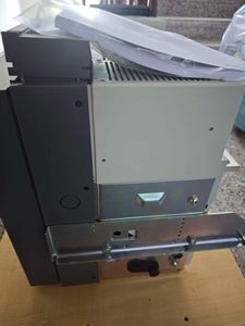 Disjoncteur pneumatique E1N1600 R1600 PR122/P-LSI 4P pour PLC - Product Image 3