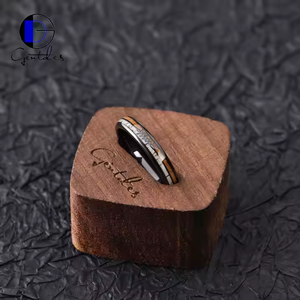 Gentdes Sieraden 4Mm Dome Pijl Houten <span class=keywords><strong>Ring</strong></span> Gewei Whisky Vat Hout Inlay Zwarte Keramische <span class=keywords><strong>Ring</strong></span> Heren Vrouwen Trouwring - Product Image 3