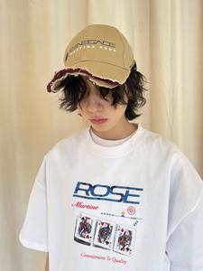 Casquette <span class=keywords><strong>de</strong></span> baseball vintage en PVC vieilli à 6 panneaux, broderie <span class=keywords><strong>de</strong></span> cartes à jouer à bord usé, <span class=keywords><strong>Martine</strong></span> Rose FW25 - Product Image 1