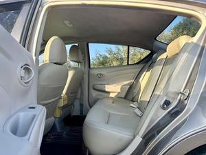 Autos Usados Nissan Sunny Sedán, Volante a la Izquierda, Euro VI, 5 Asientos, Bajos Costos de Mantenimiento - Product Image 5