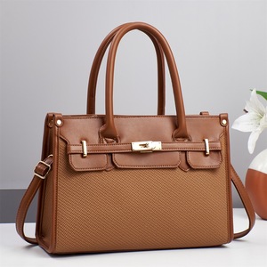 Sac à bandoulière matelassé moderne 2026, durable, avec fermeture éclair, doublure en PU, petit sac de luxe imperméable à porter à la main - Product Image 1