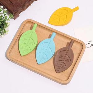 Butoir de <span class=keywords><strong>porte</strong></span> en silicone en forme de feuille, coupe-vent, anti-pincement pour enfants, sécurité, design 3D suspendable, motif dessin animé - Product Image 1