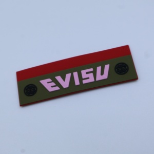 <span class=keywords><strong>Logo</strong></span> de marque de vêtement en caoutchouc gaufré personnalisé Presse à chaud en silicone <span class=keywords><strong>Logo</strong></span> en silicone Étiquettes de vêtements pour sacs - Product Image 5