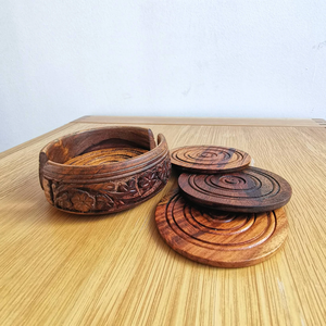 Juego de cinco posavasos de madera de caoba de primera calidad con soporte elegante para mesa de comedor y mesa de centro de India - Product Image 3