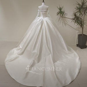 LY97 Vestidos clásicos de satén con cuello barco y bordado de encaje para boda de mujer - Product Image 2