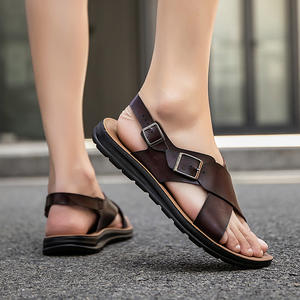 새로운 2026 여름 야외 남성 캐주얼 플랫 가죽 샌들 - Product Image 2