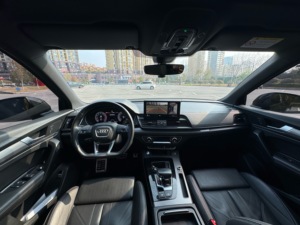 <span class=keywords><strong>Audi</strong></span> <span class=keywords><strong>Q5</strong></span> SUV d'occasion, automatique, conduite à gauche, 6.1-8L Turbo, pneus R21, modèle <span class=keywords><strong>2023</strong></span>, norme Euro 4, 1-25000 milles, <span class=keywords><strong>prix</strong></span> FOB, en stock - Product Image 2