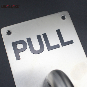 Maniglia per Porta Antincendio di Alta Qualità in Acciaio Inox 304 con Scritte di Emergenza - Product Image 3