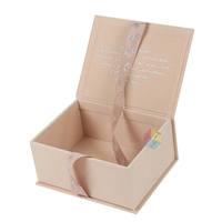 Boîte cadeau de vêtements pour bébé de luxe personnalisée, emballage rigide magnétique rose avec ruban