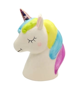 Hucha de unicornio de cerámica adornada con logotipo personalizado para niños, una forma mágica y personalizada de alentar a los jóvenes ahorradores - Product Image 4