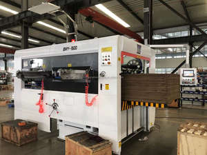 ماكينة التجعيد والقطع شبه الأوتوماتيكية/ماكينات صنع وصنع القوالب/ماكينة قطع القوالب - Product Image 2