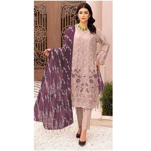 Nueva colección Semi Stitch Material Pakistani Salwar Suit Adecuado para entornos de oficina Disponible a precio a granel - Product Image 1