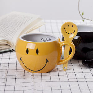 Mug en céramique personnalisable avec cuillère, glaçure jaune, mugs créatifs pour couples, cadeaux d'affaires - Product Image 4