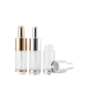 Tube de rouge à lèvres en plastique givré de 2,5 ml en forme de petite bouteille de lait, or rose, argent, avec compte-gouttes, logo personnalisé sérigraphié, diamètre 21 mm - Product Image 1