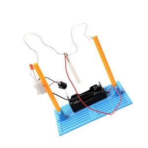 Kit d'apprentissage STEM OKYN-G5684 pour l'électronique DIY Jeu CrossFire pour la classe de physique du collège - Product Image 1