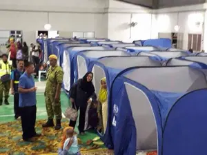 Filippijnen Indonesië Maleisië Zuidoost-azi Ë Tsunami Typhoon Aardbeving Indoor Modulaire Evacuatie Relief Tent Met Top Mesh